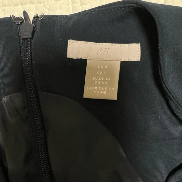 H&M jumpsuit Size2 - Picture 4 of 12